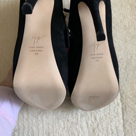 NWT Giuseppe Zanotti Black Suede Booties. Size 38 - Picture 4 of 7